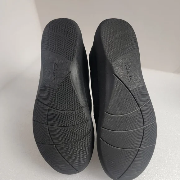 Cloudsteppers by Clarks Black Women's Loafers - Picture 5 of 6